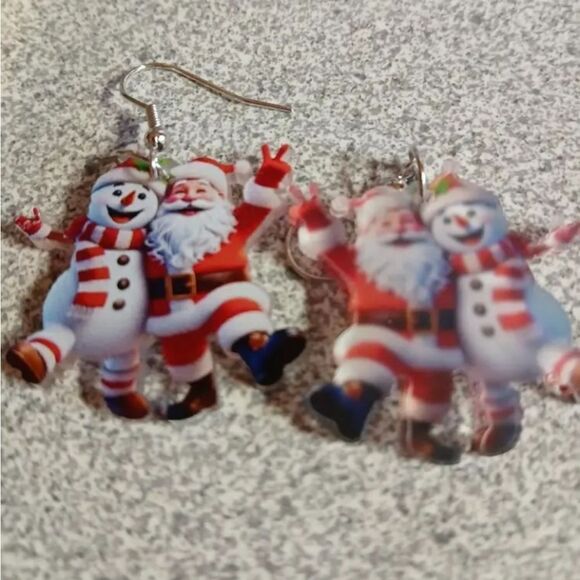 Hand Crafted Festive dangle earrings - Picture 4 of 9